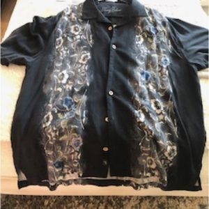 Like new Tommy Bahama navy with white flowers sz large silk shirt